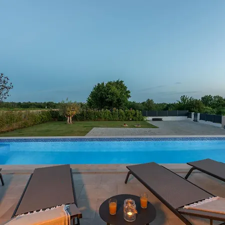 Villa Mahalo *
