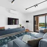 Mahalo Villa