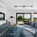 Mahalo Villa Vosteni